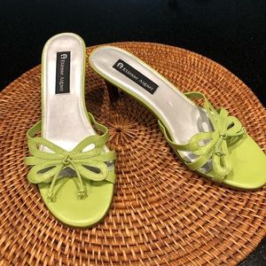 Erie news Aigner Leather summer heels